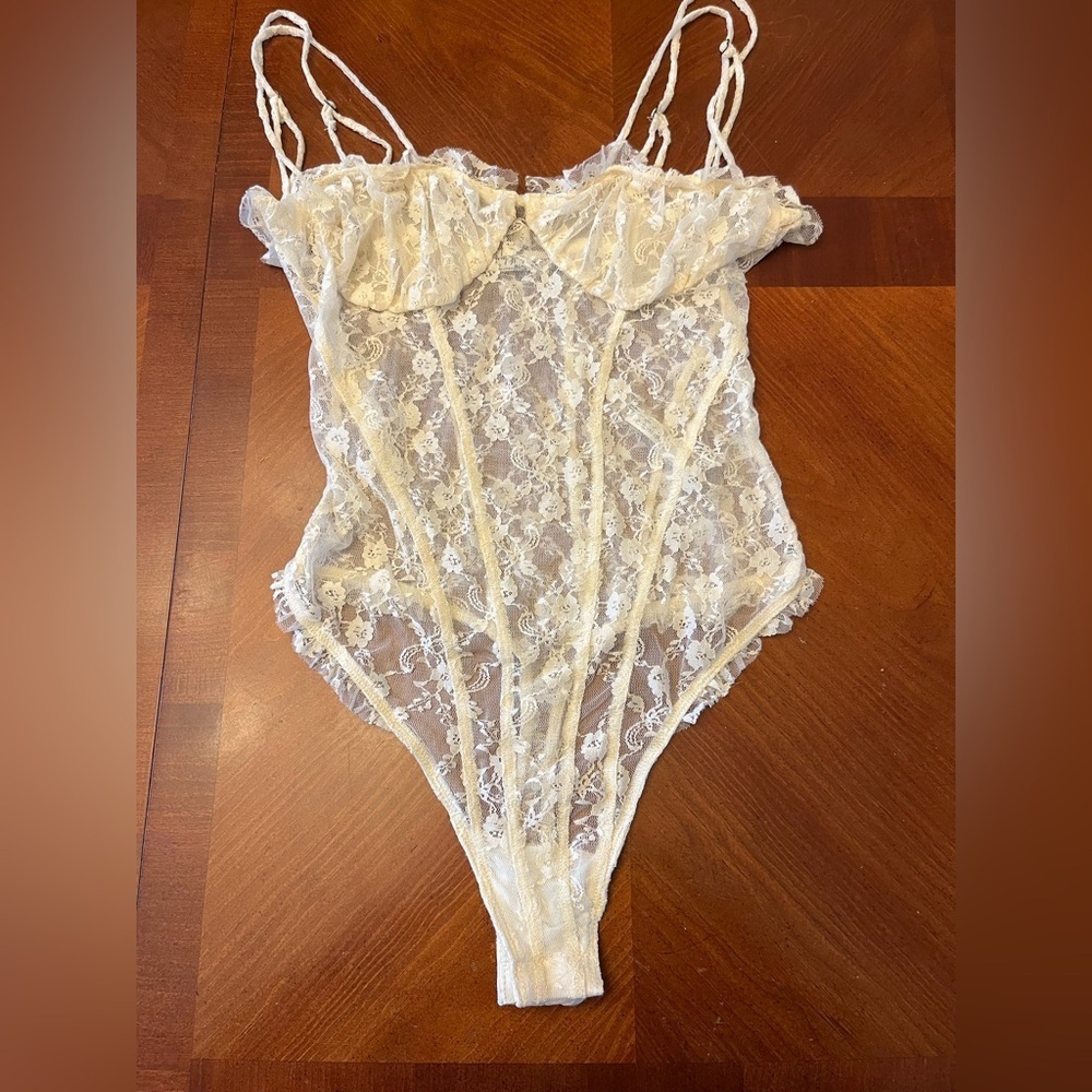 FREE PEOPLE Intimately If You Dare Ivory Lace Body Suit MEDIUM Ivory - Picture 5 of 8